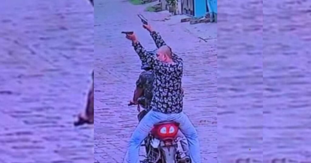 जमशेदपुर मानगो रोड पर टेका चौधरी द्वारा गुड्डू पांडेय के घर फायरिंग
