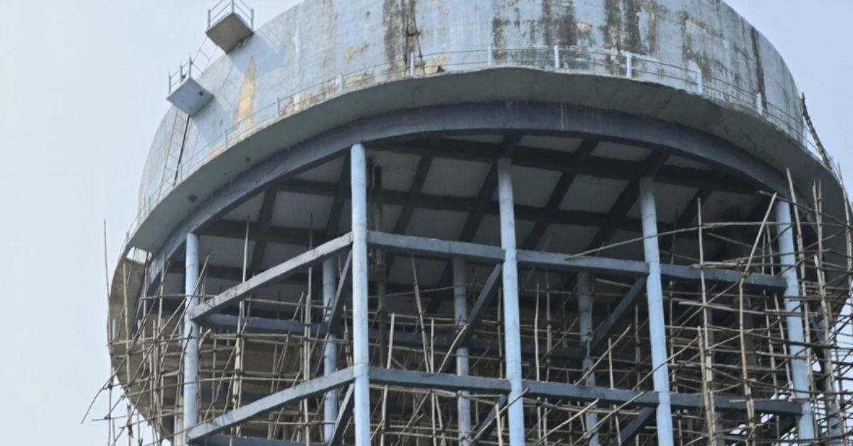 मानगो में पानी संकट पर उपायुक्त से कार्रवाई की मांग करते विकास सिंह